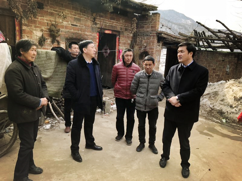 民建“組團”慰問，企業(yè)送溫暖到家