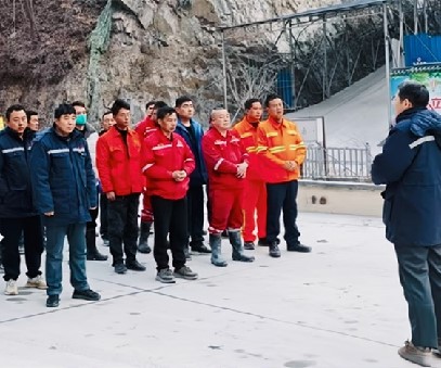 實(shí)戰(zhàn)演練，防患未“燃”｜雙河金礦開展冬季火災(zāi)應(yīng)急預(yù)案演練